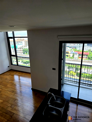 Condos for sale : Fuse Sathorn-Taksin near BTS Wongwian Yai Move-in Ready, Just Bring Your Stuff