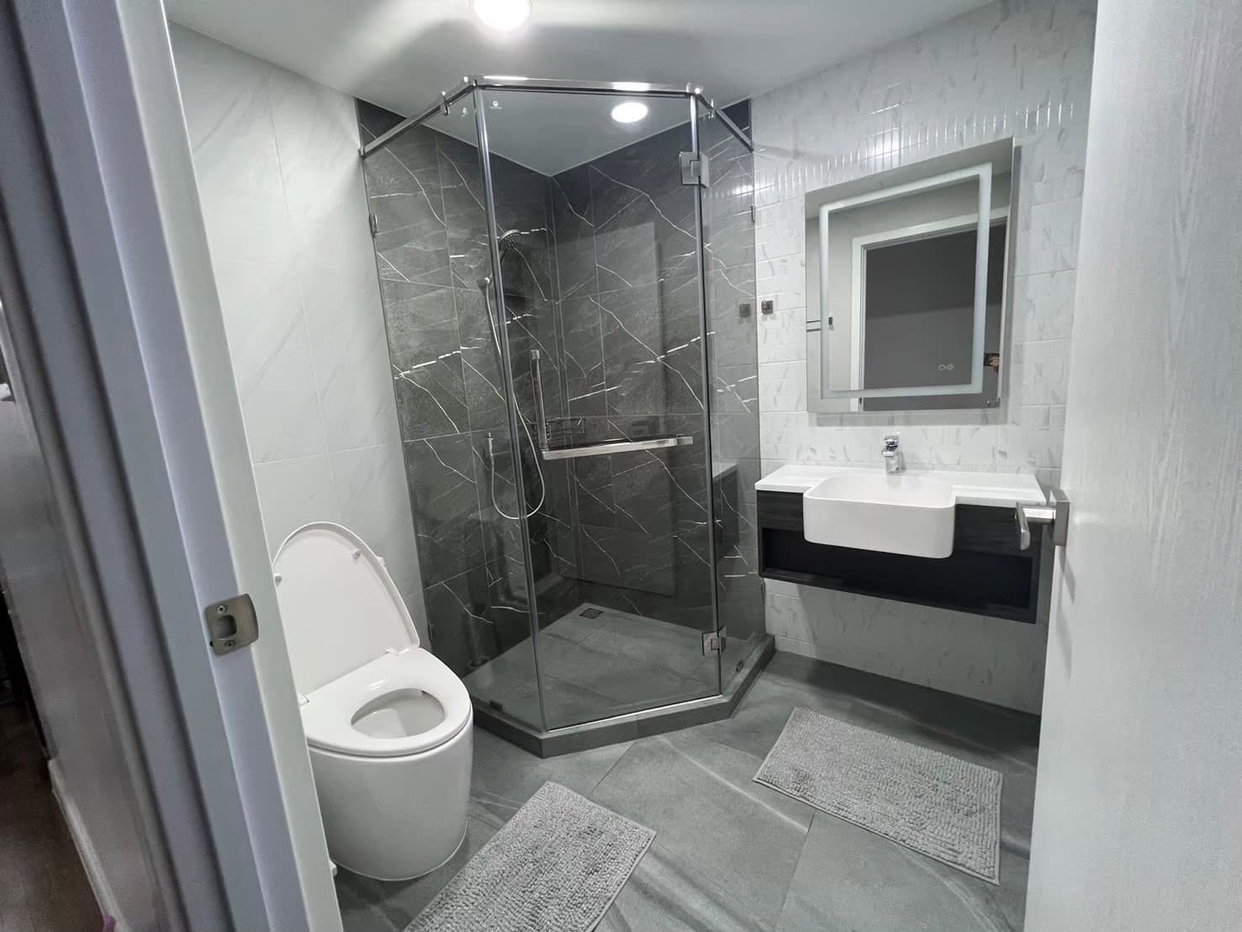รูป เช่าโคンドในใจกลางเมือง! Baan Siri 13 3 ห้องนอน ใกล้ BTS Nana
ใหญ่สะดวก 114 ตรม. เพียง 50,000 บาท/เดือน อุ่นใจด้วยสิ่งอำนวยความสะดวกครบครัน - รูปที่ 8/9