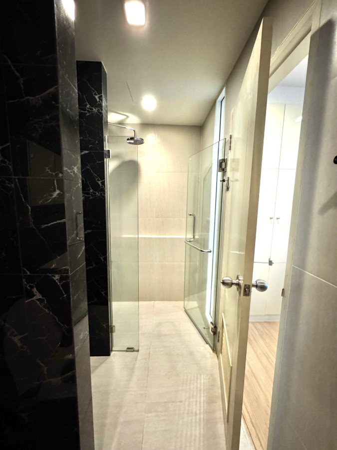 picture For rent: Tree Condo Ekamai low rise condo, located 500 meters from BTS Ekamai; spacious unit, 40 sq.m. - 6/8