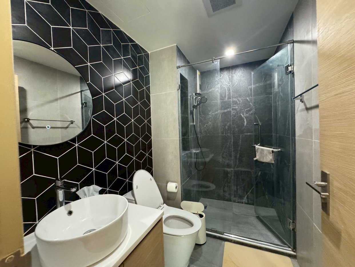 รูป "ลดกระหน่ำ คอนโดหรูใจกลางเมือง! The Room Ratchada-Ladprao 1 ห้องนอน 61.8 ตร.ม. ราคา 5.8 ล้านบาท ใกล้ MRT ลาดพร้าว สนใจติดต่อด่วน!" - รูปที่ 8/8