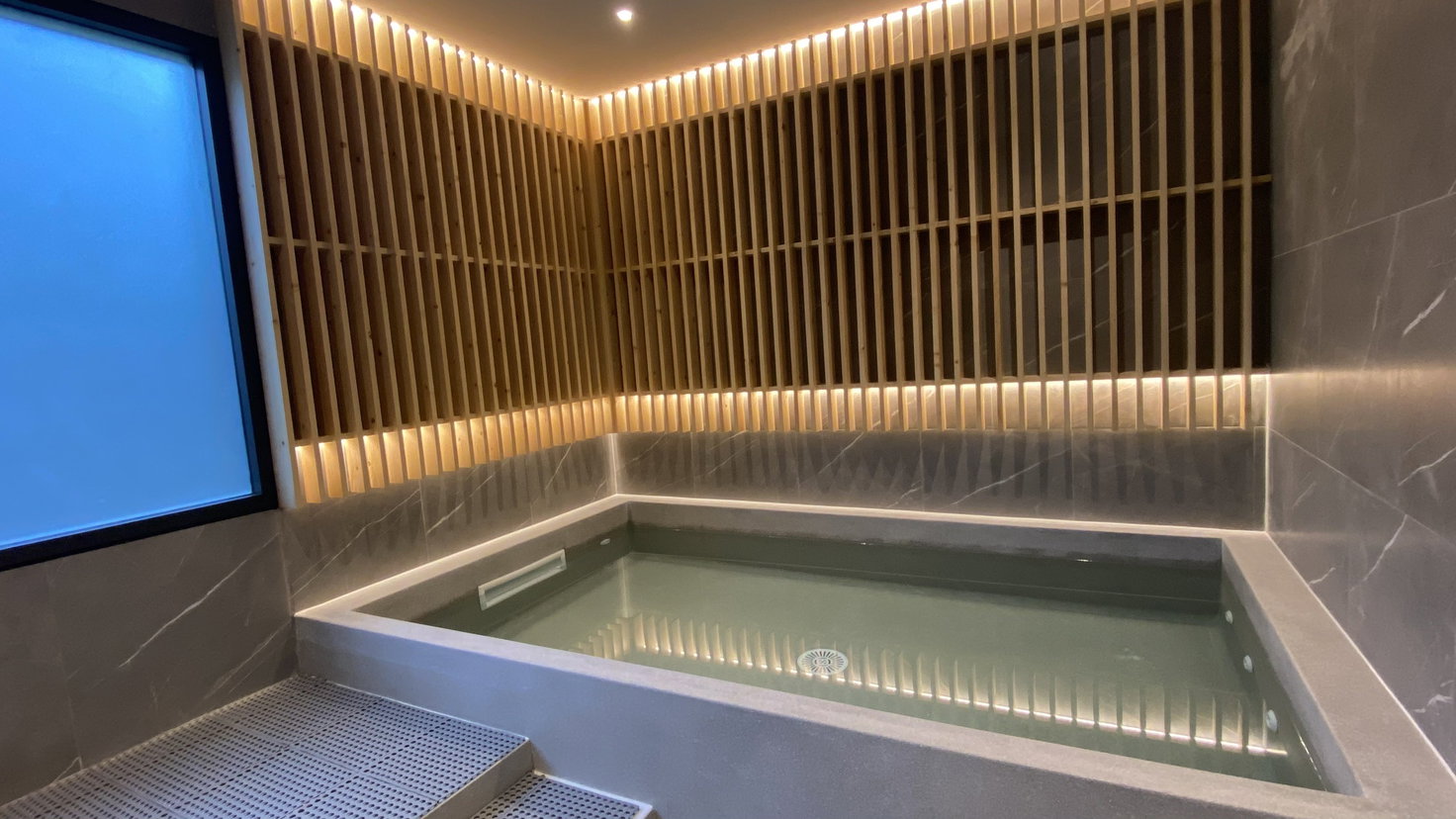 รูป "ปล่อยเช่าคอนโดหรู! The Reserve Sukhumvit 61 ใกล้ BTS เอกมัย เพียง 45,000 บาท/เดือน (EB-58398)"
"1 ห้องนอน 1 ห้องน้ำ ขนาด 47.45 ตร.ม. ใกล้ห้างและโรงพยาบาลชื่อดัง สนใจติดต่อเราเลย!" - รูปที่ 8/8