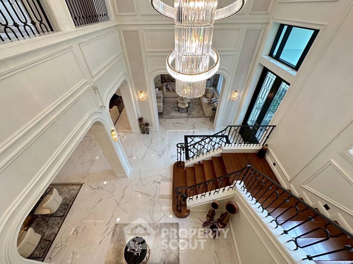 picture 5-BR House at Baan Sansiri Pattanakarn in Suan Luang (ID 3391891) - 2/47