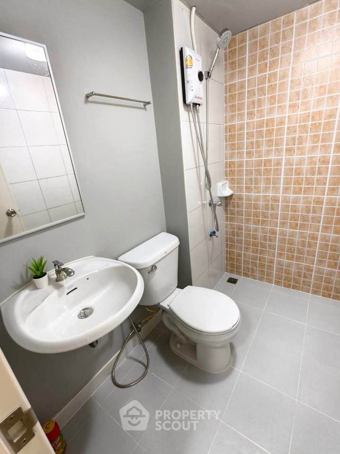 รูป คอนโด 2 ห้องนอน Lumpini Condo Town Romklao - Suvarnabhumi ใกล้ ARL ลาดกระบัง (ID 3424506) - รูปที่ 11/12