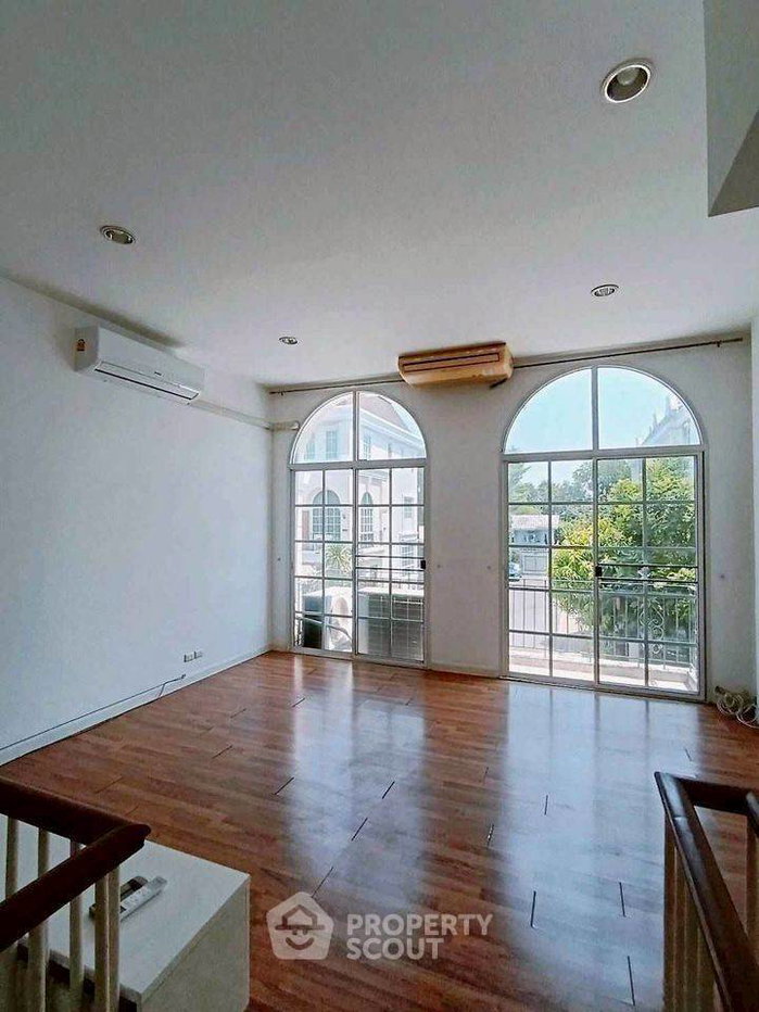 picture 3-BR Townhouse close to Ramkhamhaeng (ID 3423493) - 5/15