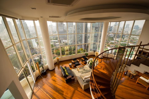 คอนโดหรู Moon Tower Condominium 5 ห้องนอน 4 ห้องน้ำ ขนาด 531 ตร.ม. ทำเลทองหล่อ ✨
