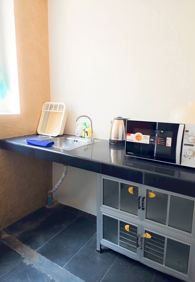 รูป 🔥 หิ้วกระเป๋าเสื้อผ้ามาอยู่ได้เลย! 🏡 Studio 40 ตร.ม. เตียง 6 ฟุต + Smart TV + ของใช้ครบ | บางรัก | 10,000 บาท ฿ 12,000/ด. - รูปที่ 11/25