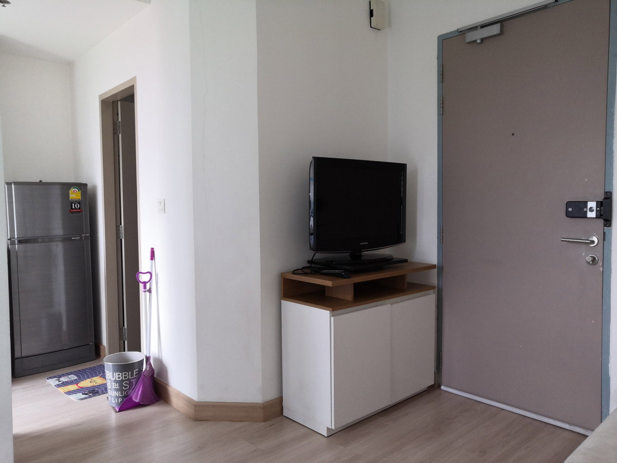 picture For rent: Ideo Mobi Phayathai, located 340 meters from BTS Phayathai. Situated on the 17th floor with a beautiful, unobstructed view. - 4/5
