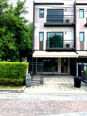 ทาวน์โฮม กรุงเทพมหานคร : ขายทาวน์โฮม 3 ชั้น บ้านกลางเมือง นวมินทร์ 42 วิวสวน หลังมุม พร้อมอยู่