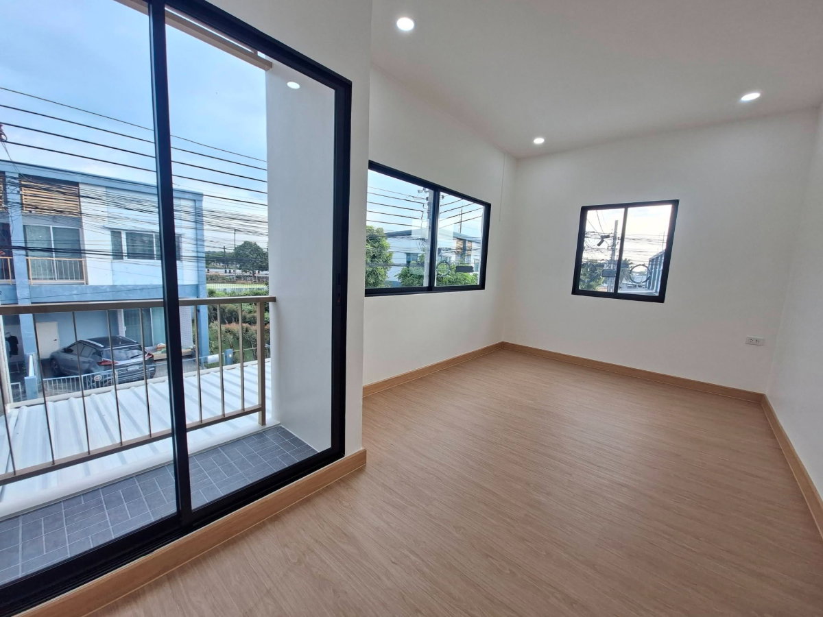 รูป 🏡 บ้านหลังมุม ต้นโครงการ ทำเลทอง! ทาวน์โฮมหลังใหญ่ 24.6 ตร.ว. | ลุมพินี ทาวน์วิลล์ วัดลาดปลาดุก-บางไผ่สเตชั่น - รูปที่ 10/11
