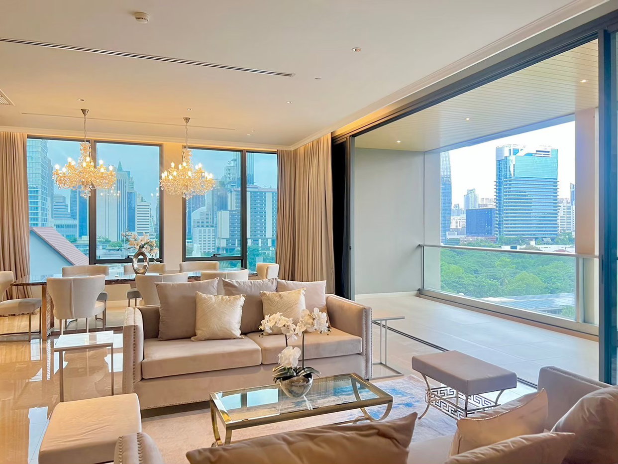 picture Luxury 229 sqm Residence for Sale at Sindhorn Residence, Langsuan ð - 4/9
