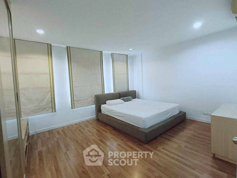 picture 3-BR Townhouse close to Ramkhamhaeng (ID 3423493) - 8/15