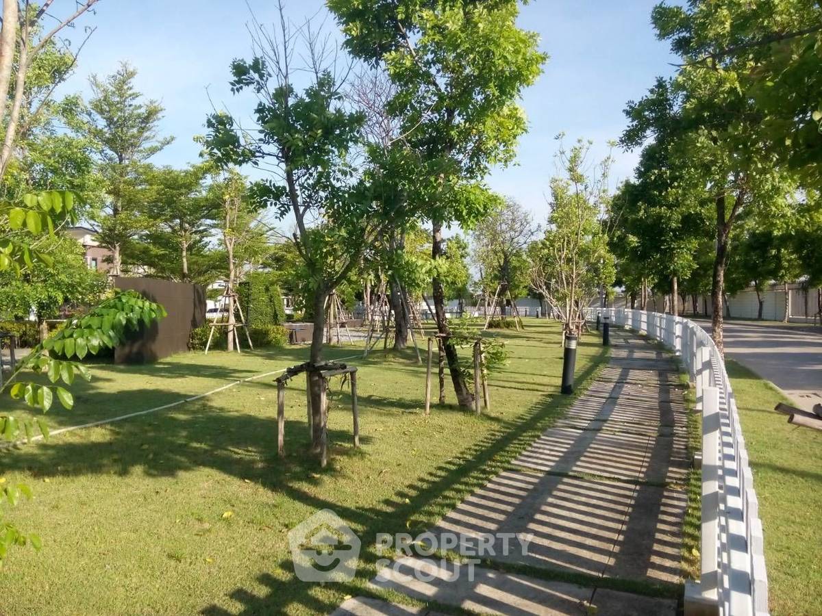 picture 3-BR 168 Sqm House At Aqua Divina, Saphan Sung (ID 1242273) - 14/14