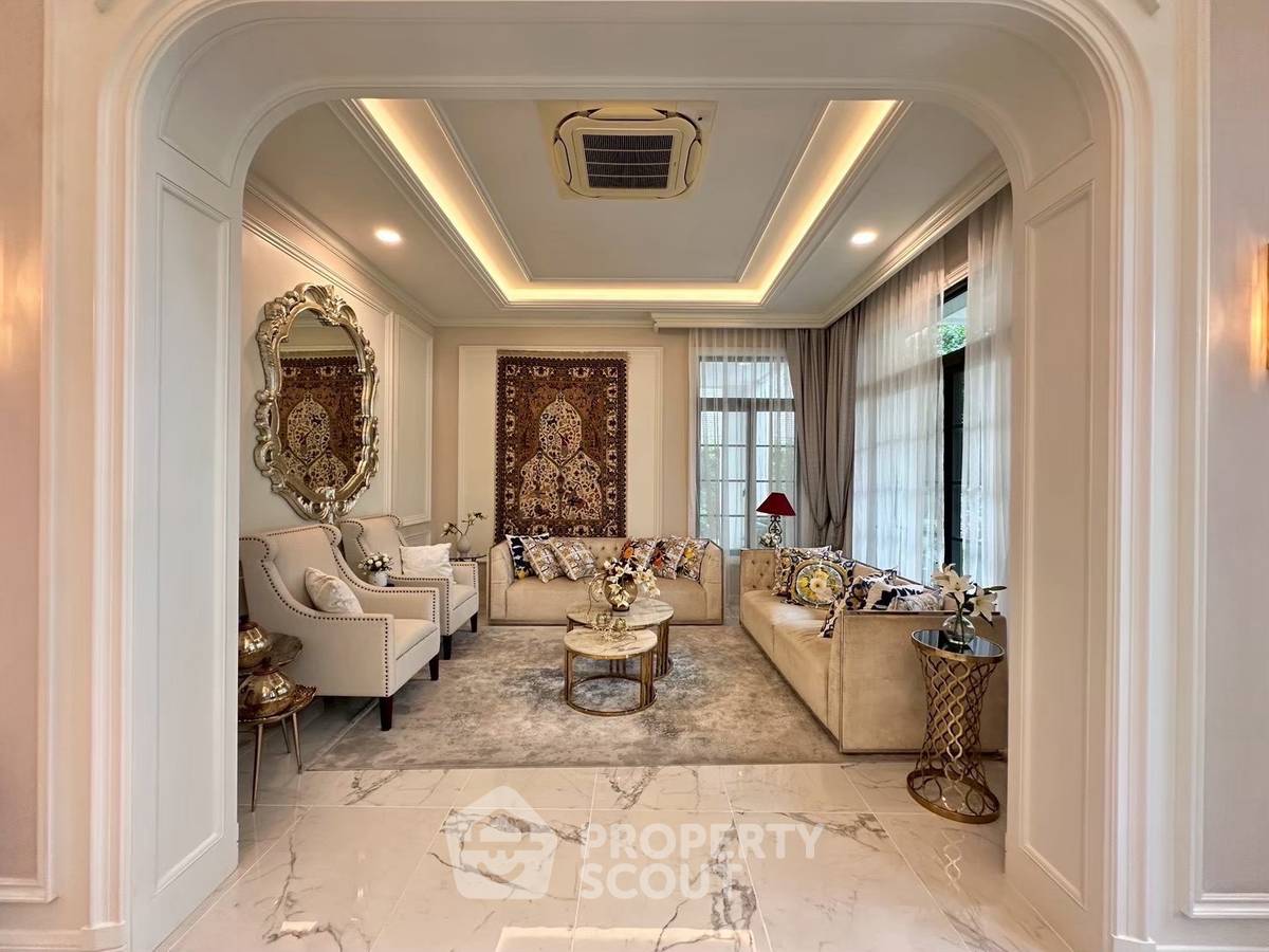 picture 5-BR House at Baan Sansiri Pattanakarn in Suan Luang (ID 3391891) - 6/47