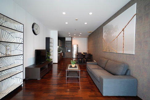 Rent a luxury 1-bedroom condo, 79 sqm, in the heart of Thonglor
Near Thonglor BTS, with a complete swimming pool and fitness center!