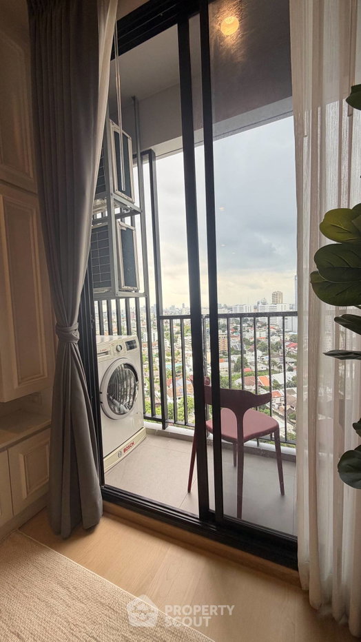 picture Pet-Friendly 19th-Floor 1-BR Maru Ladprao 15 MRT Ratchadaphisek (ID 3423789) - 3/8