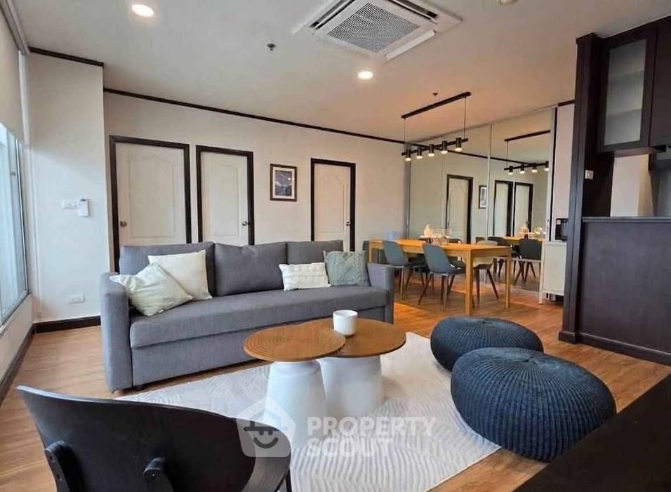 picture 3-BR Condo at Sathorn House Condominium near BTS Surasak (ID 3384376) - 1/11