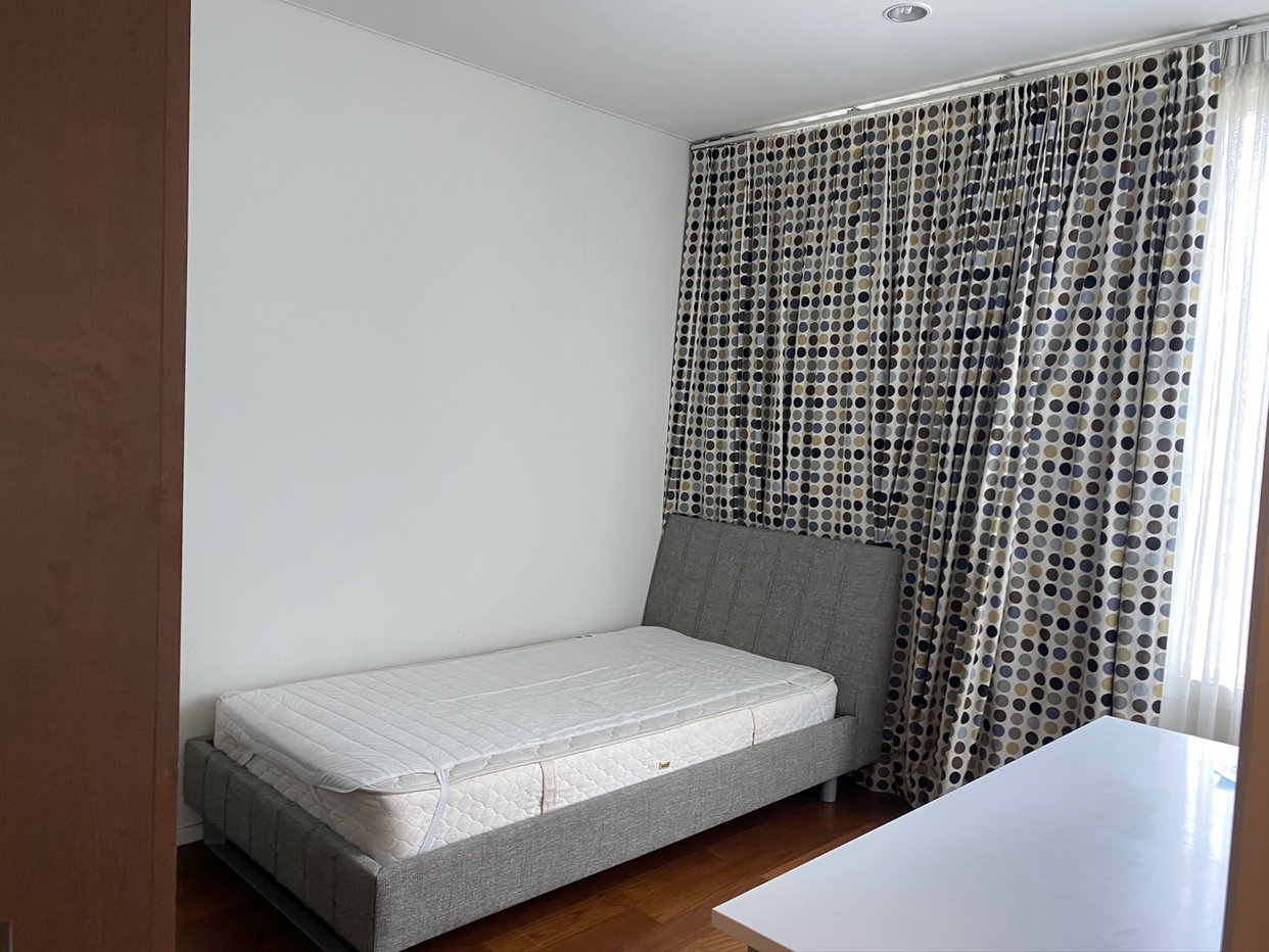 picture Wind Sukhumvit 23 Condo for Sale & Rent near BTS Asoke 🏙️ Prime Location - 5/8