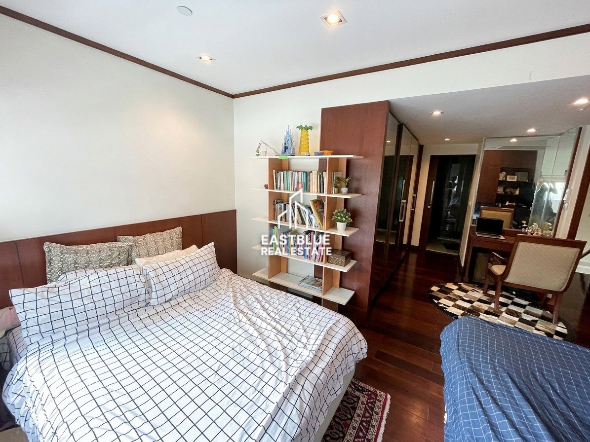 picture 🏡 Luxury 3-Bed Condo at Le Raffine Sukhumvit 31 | Prime Phrom Phong Location

💎 Spacious 385 sqm Elegance - Only 65M THB, Steps from BTS! - 7/9