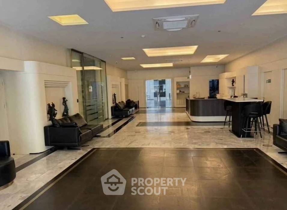 picture 3-BR Condo at Sathorn House Condominium near BTS Surasak (ID 3384376) - 10/11
