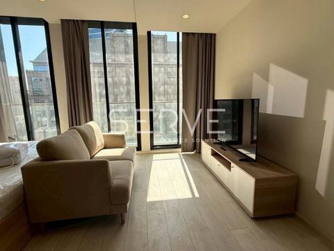 🔥30K🔥- Studio with Partition 45.25 sq.m. High Fl. 15+ East side Perfect Location BTS Phloen Chit at Noble Ploenchit Condo / For Rent