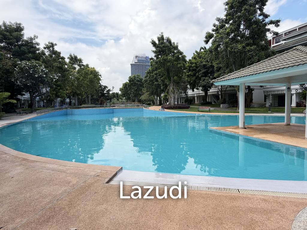 picture City location / 4 bedrooms + 4 bathrooms / huge pool - 40/44