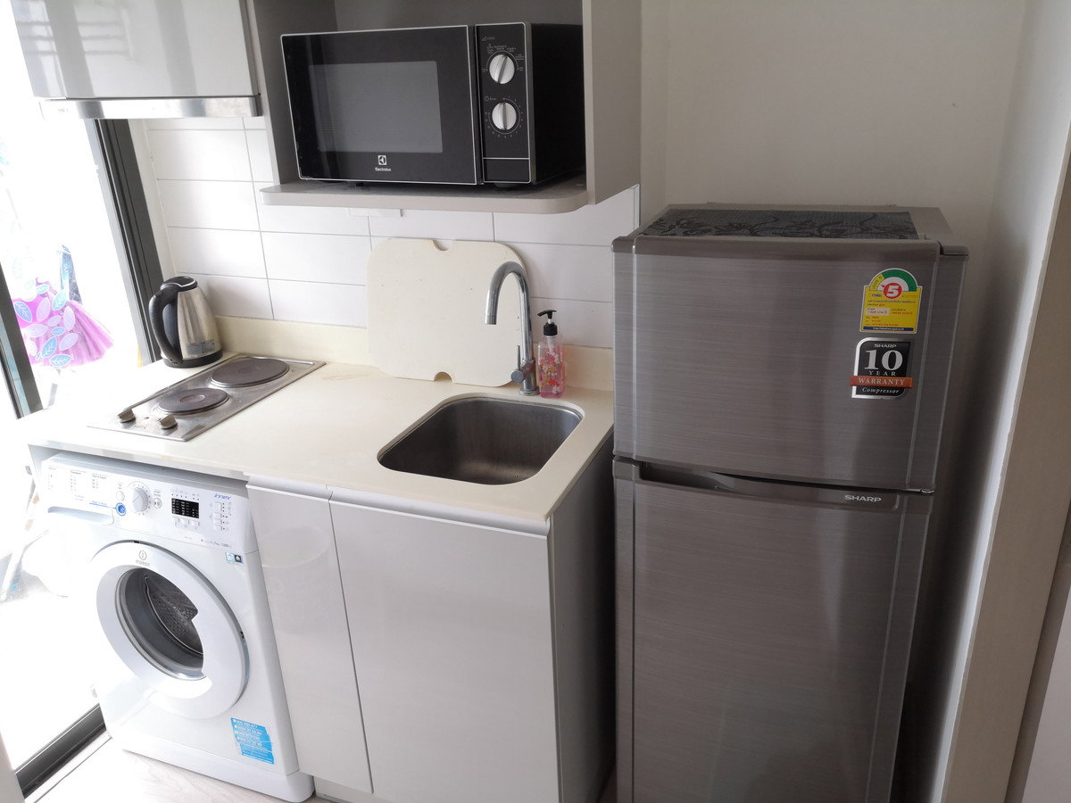 picture For rent: Ideo Mobi Phayathai, located 340 meters from BTS Phayathai. Situated on the 17th floor with a beautiful, unobstructed view. - 3/5