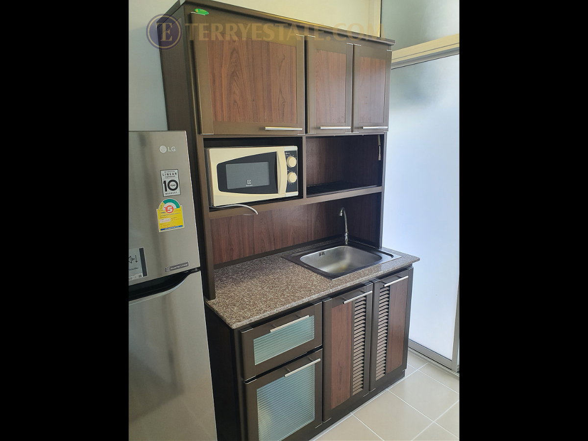 รูป ให้เช่า พลัมคอนโด พหลโยธิน 89 รีโนเวทใหม่ ห้องมุม ขนาด 28 ตร.ม. 7,300 บาท/เดือน พร้อมเฟอร์และเครื่องใช้ไฟฟ้าสภาพใหม่ - รูปที่ 6/8