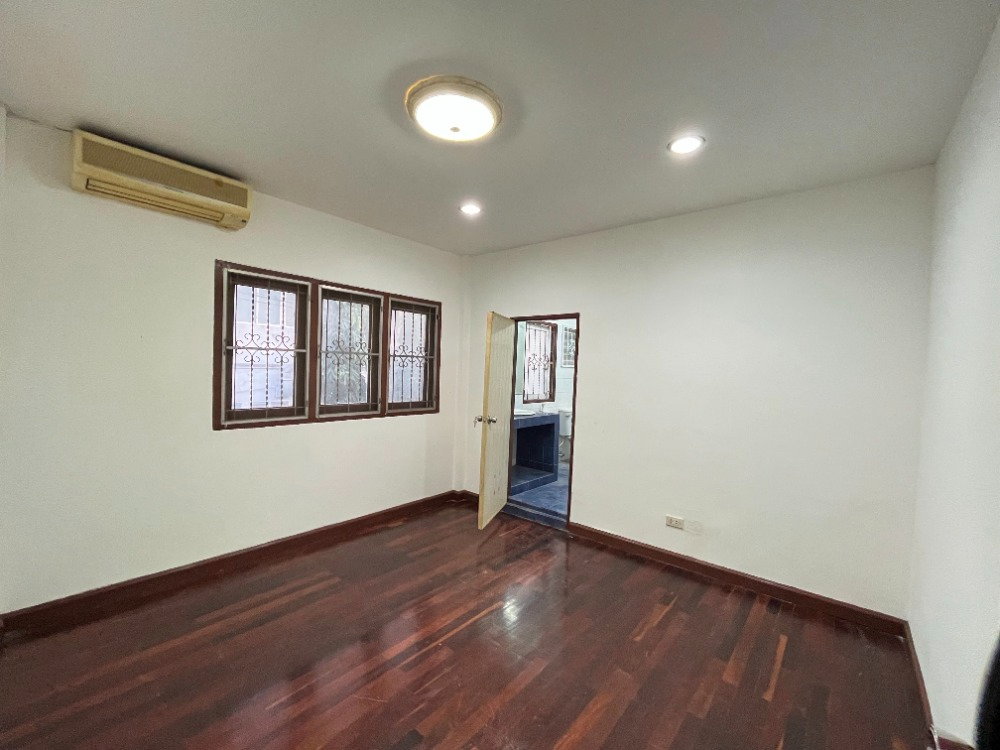 รูป 🏡✨ ให้เช่าบ้านเดี่ยว 2 ชั้น พัฒนาการ 39 หมู่บ้านปรีชา 1 | เฟอร์นิเจอร์ครบ พร้อมอยู่ ใกล้ Airport Rail Link หัวหมาก - รูปที่ 6/10
