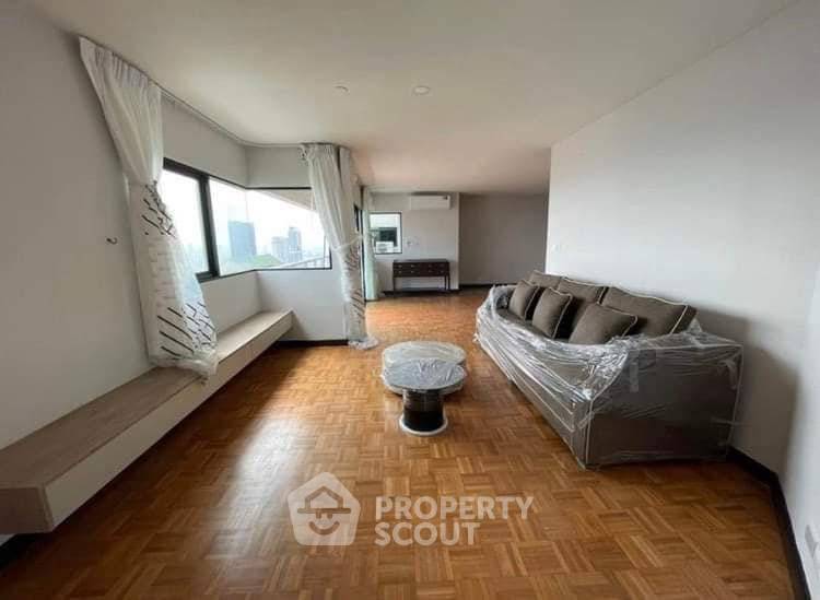 picture 37th-Floor 3-BR 230 Sqm Sathorn Gardens, MRT Silom (ID 3415005) - 1/17