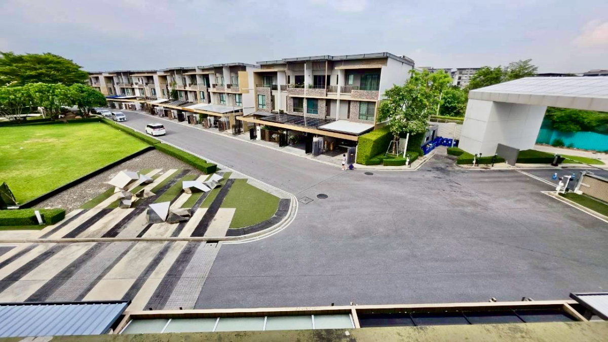 รูป ขาย ทาวน์โฮมหรู เลียบด่วนรามอินทรา Landmark Ekkkamai Ramintra 3 นอน 2 จอด มี skyhall penthouse โปร่งโล่งทะลุ 3 ชั้น เหมาะ ทำ home office - รูปที่ 6/21