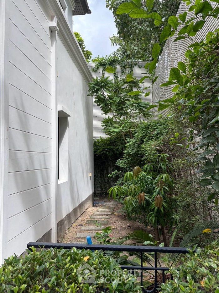 picture 5-BR House at Baan Sansiri Pattanakarn in Suan Luang (ID 3391891) - 45/47