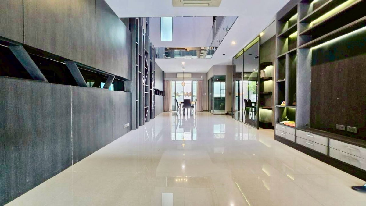 รูป ขาย ทาวน์โฮมหรู เลียบด่วนรามอินทรา Landmark Ekkkamai Ramintra 3 นอน 2 จอด มี skyhall penthouse โปร่งโล่งทะลุ 3 ชั้น เหมาะ ทำ home office - รูปที่ 8/21