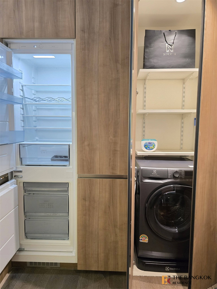 picture Muniq Sukhumvit 23 near MRT Sukhumvit Station Room available, great price - 4/9