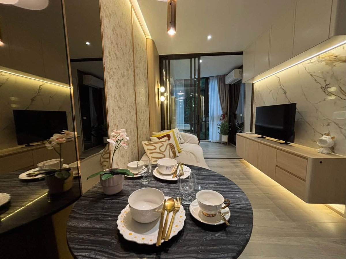 picture Condo for Rent: Fynn Asoke (Sukhumvit 10) (Short-term welcome) Size: 42 sq.m. | 2nd Floor  1 Bedroom | 1 Multi-function room 1 Bathroom with bathtub - 2/10