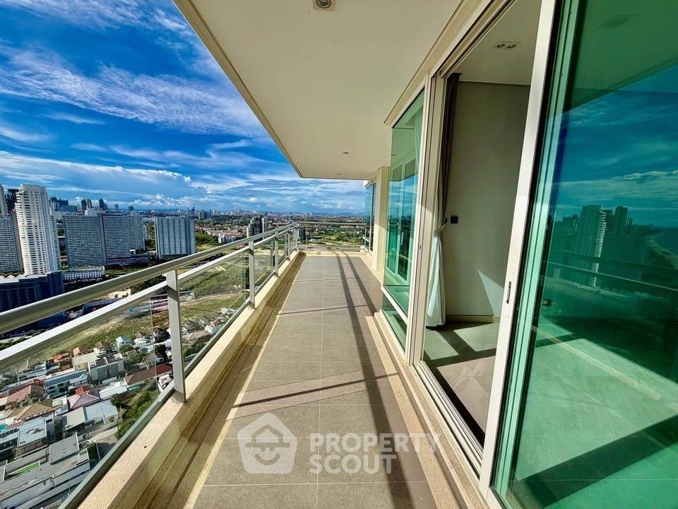 รูป คอนโด 2-ห้องนอน ที่ รีเฟล็คชั่น จอมเทียน บีช พัทยา ใกล้ เมืองพัทยา (ID 3423872) - รูปที่ 9/18