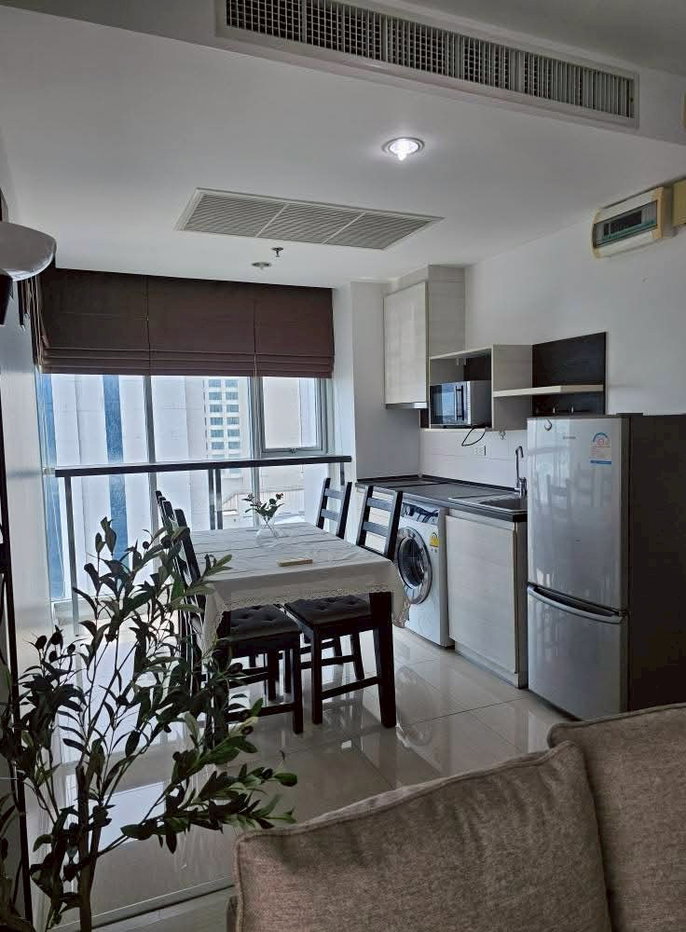 picture 🔑 Luxury 2-Bed Condo, Ratchadapiseks Best Location - 2/8