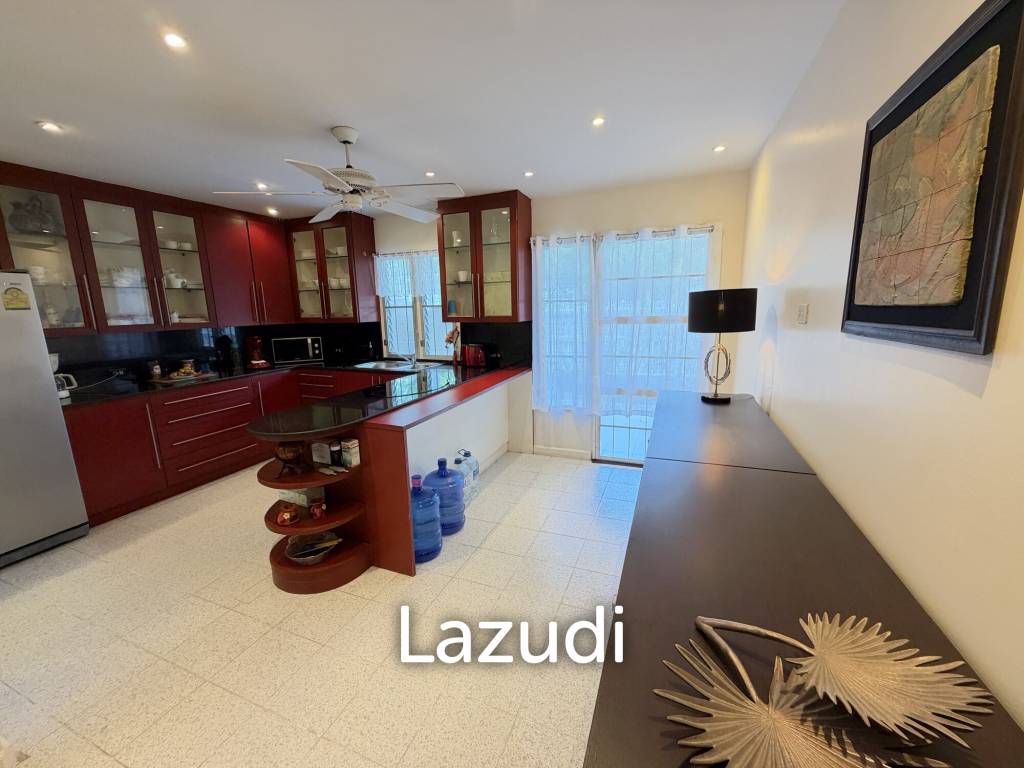 picture City location / 4 bedrooms + 4 bathrooms / huge pool - 7/44