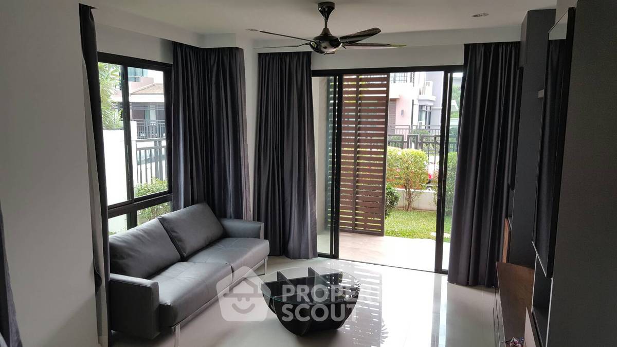 picture 3-BR 168 Sqm House At Aqua Divina, Saphan Sung (ID 1242273) - 1/14