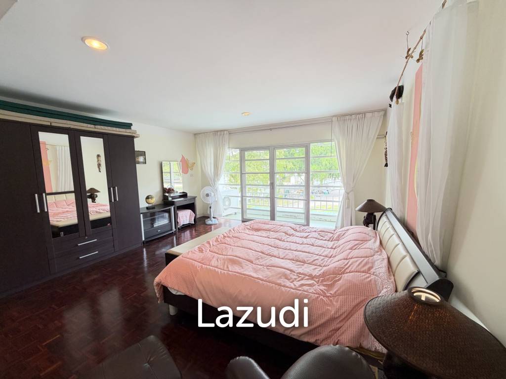 picture City location / 4 bedrooms + 4 bathrooms / huge pool - 16/44