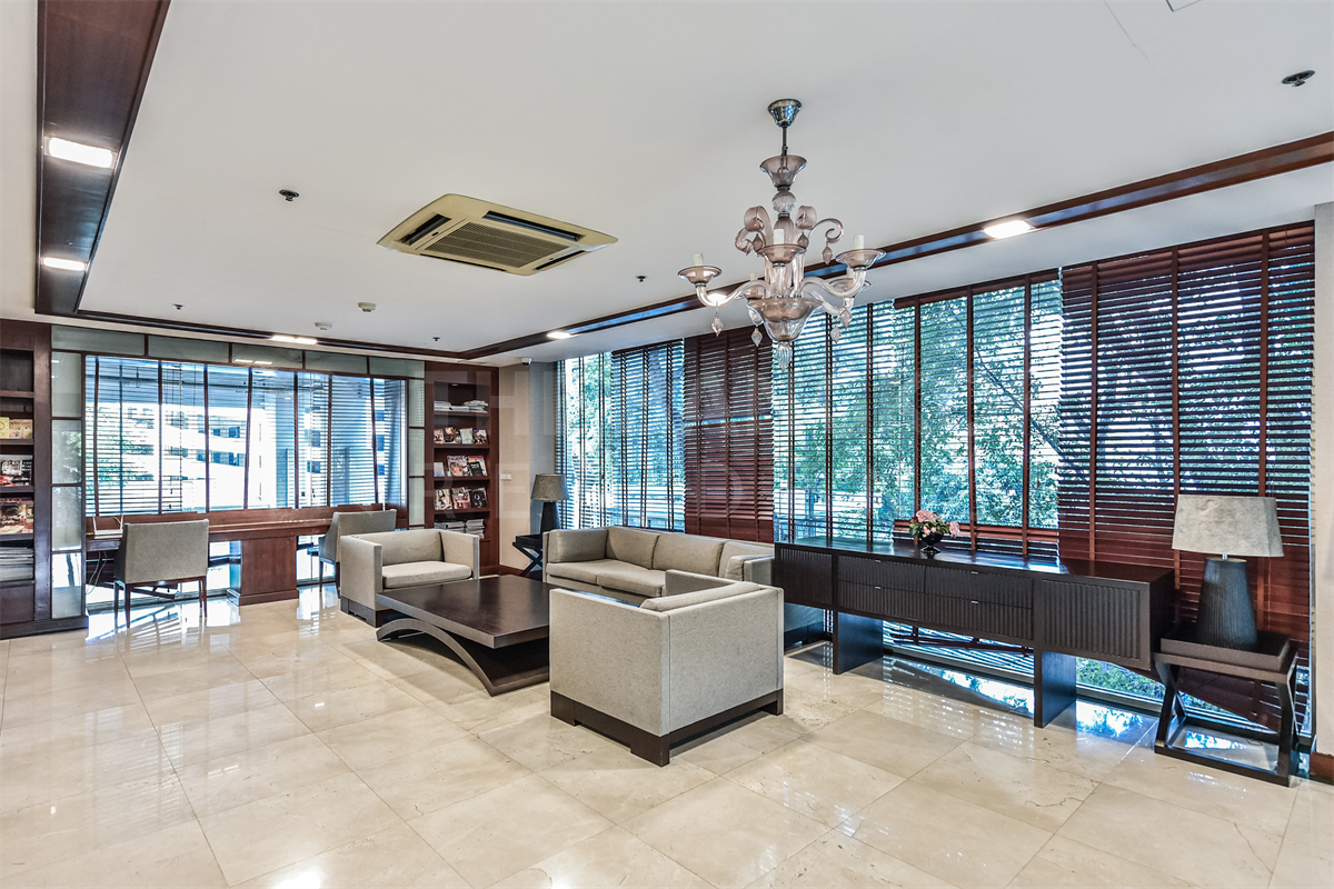 รูป 🏙️ Chic Condo at The Address Chidlom! 1BR, 55sqm, 8.4M THB 💸
Unbeatable Location: Steps to BTS, Central Chidlom, Central World 🏪 - รูปที่ 3/9