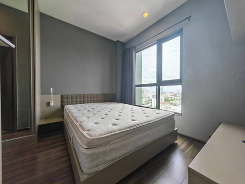 For rent: NYE by Sansiri, near BTS Wongwian Yai. 37 sq.m., high floor, beautiful unit.