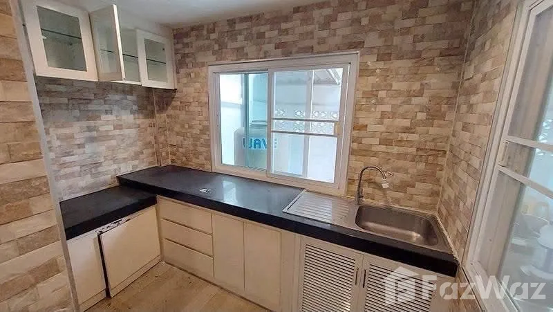 picture 4 Bedroom Townhouse for rent in Bang Chak, Bangkok  6874876 - 3/17