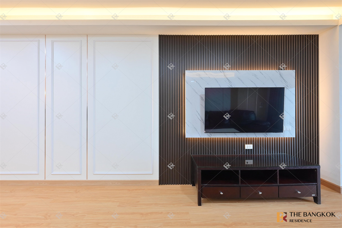 picture Fits All Lifestyles Noble Ora Thonglor - 10/10