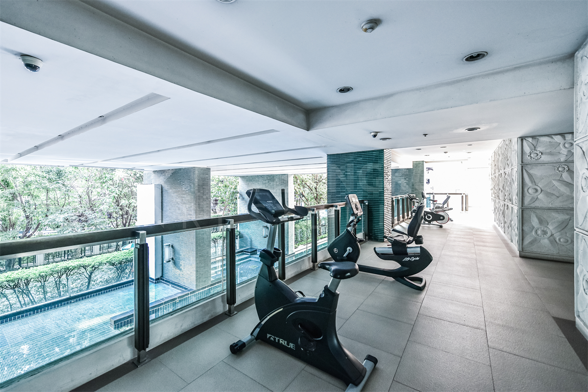 รูป 🏙️ Chic Condo at The Address Chidlom! 1BR, 55sqm, 8.4M THB 💸
Unbeatable Location: Steps to BTS, Central Chidlom, Central World 🏪 - รูปที่ 4/9