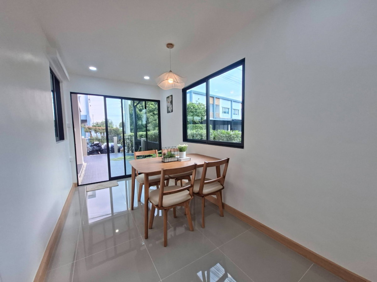 รูป 🏡 บ้านหลังมุม ต้นโครงการ ทำเลทอง! ทาวน์โฮมหลังใหญ่ 24.6 ตร.ว. | ลุมพินี ทาวน์วิลล์ วัดลาดปลาดุก-บางไผ่สเตชั่น - รูปที่ 4/11