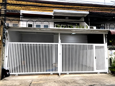 ทาวน์โฮมให้เช่า : 🏡🏢 ให้เช่าทาวน์โฮม 2 ชั้น สุขุมวิท 101/1 – วชิรธรรมสาธิต 57 | รีโนเวทใหม่ พื้นที่กว้าง 250 ตร.ม. ทำ Home Office ได้!