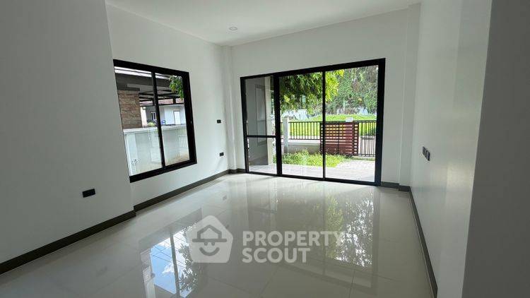 picture 4-Bedroom House At D Habitat Sankamphaeng, Chiang Mai (ID 3425609) - 2/5