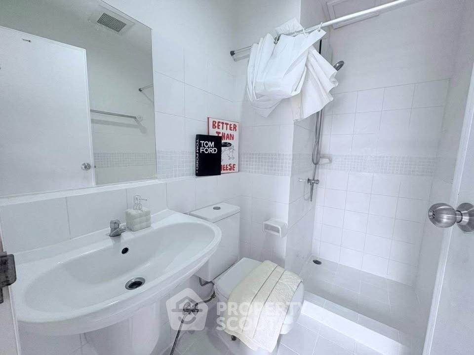 picture 1-BR Condo at The Seed Ratchada-Huai Khwang near MRT Huai Khwang (ID 3422937) - 2/8