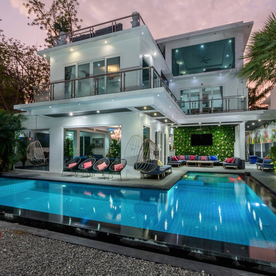 picture LOTUS Pool Villa Pattaya 8 bedroom - 1/60