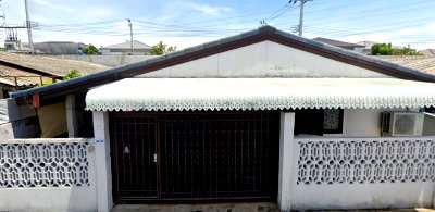 Houses for rent Mega Bangna : 			600 m.from Lotus’s Bangna in Bangna-Trad Soi 51–57 Single-story detached house for rent Robinson Bangna          